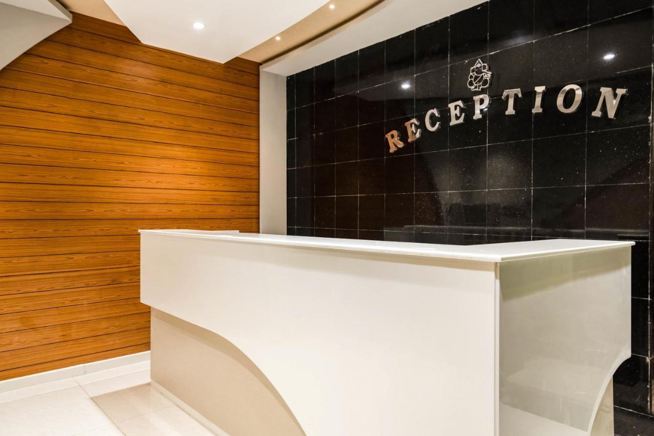 Super Oyo G P Residency Hotel Kakinada Exterior photo