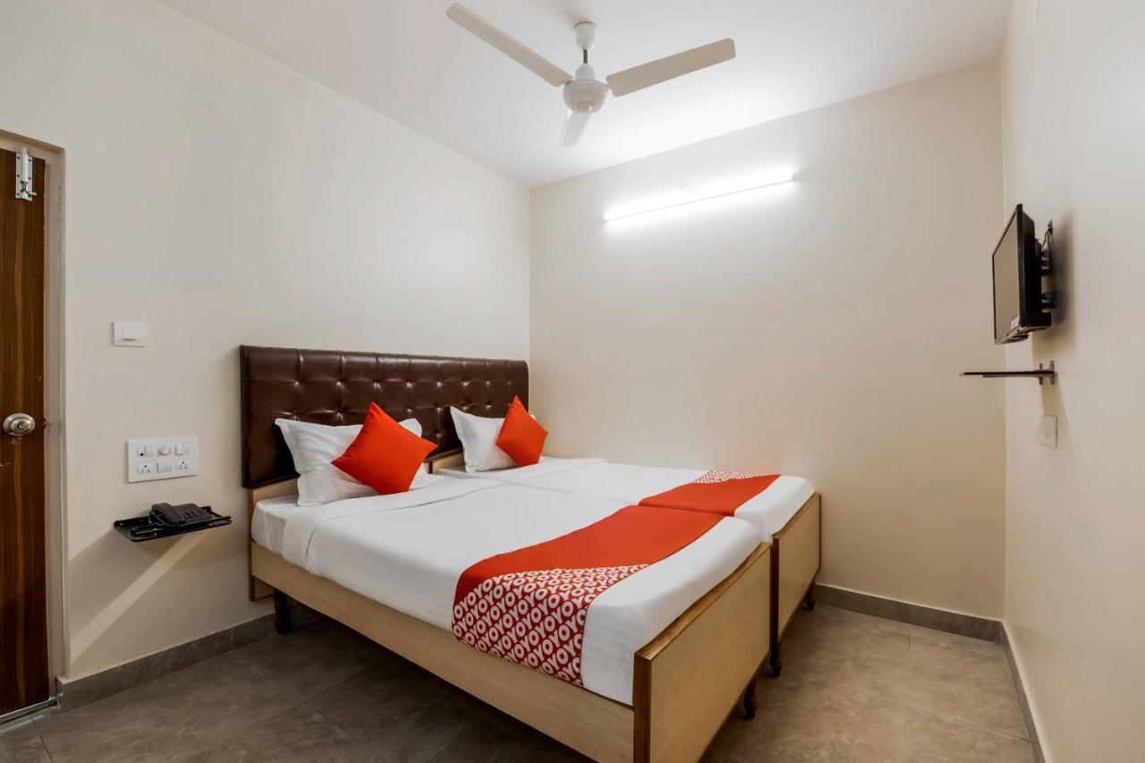 Super Oyo G P Residency Hotel Kakinada Exterior photo