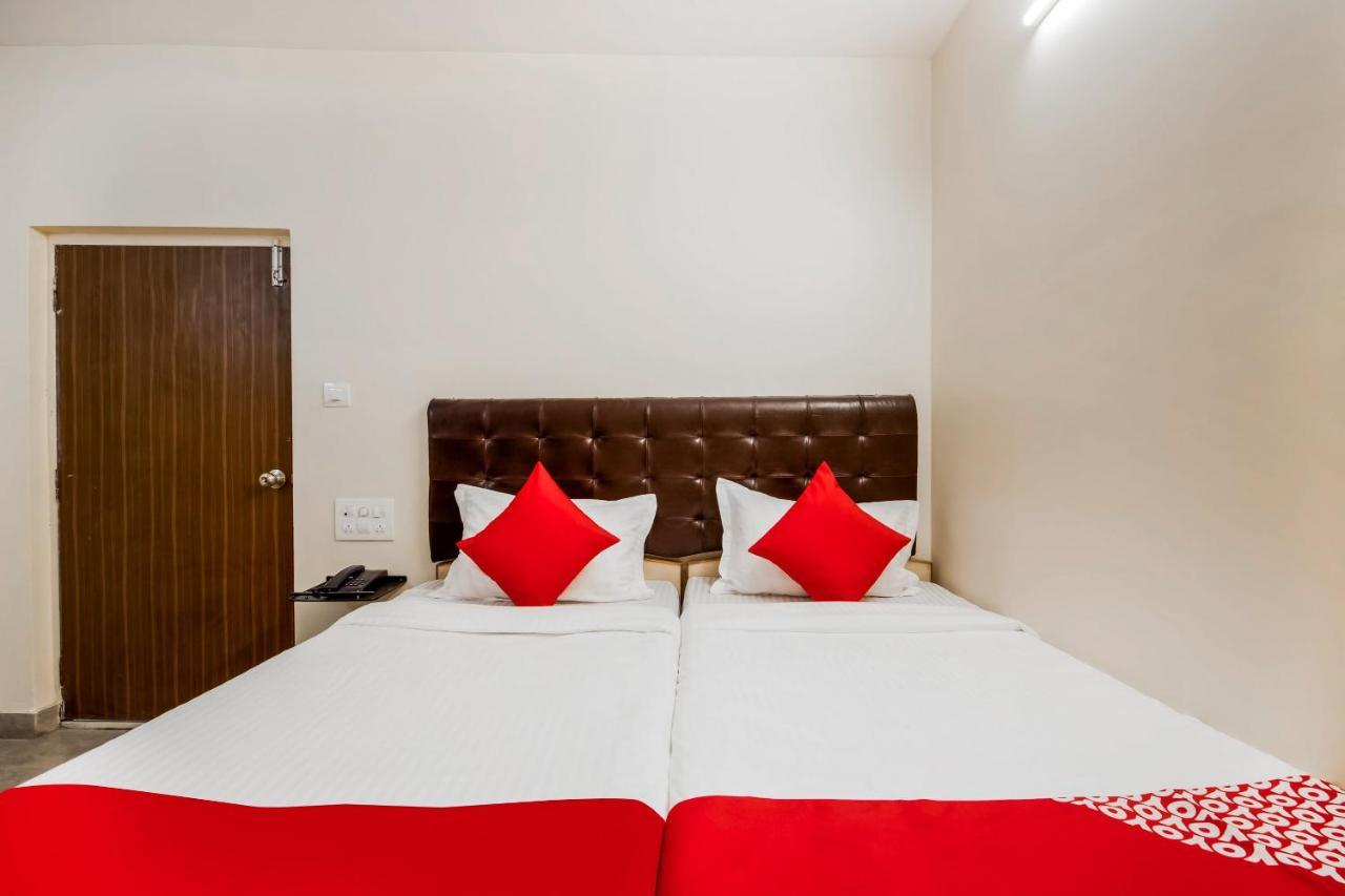 Super Oyo G P Residency Hotel Kakinada Exterior photo