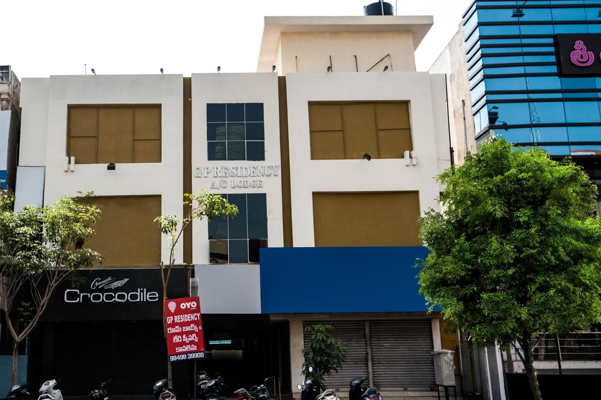 Super Oyo G P Residency Hotel Kakinada Exterior photo